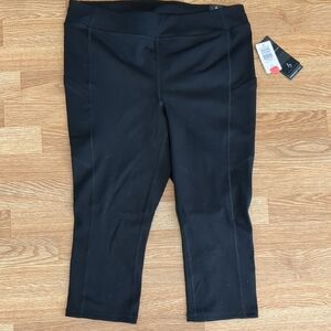 Torrid Active Black High Rise Capri Leggings, Size 1X (14-16), NEW nwt